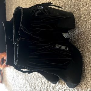 Carlos Santana heels Fringe